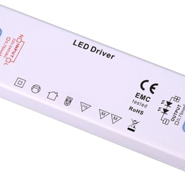 Transformador Electrónico p/ LEDs 12V 60W