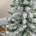 Árvore de Natal Artificial 120 cm com Neve Ignífugo com 200 Ramos Folhas de PVC Abertura Automática Base Dobrável Verde