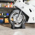 Cavalete de Moto Carga 816,5 kg Suporte para Roda Dianteira de Motocicleta com Altura Ajustável em 3 Níveis para Rodas Ø38,1 - 53,34 cm Preto