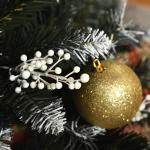 Árvore de Natal Automática 150 cm com 378 Ramos 41 Decorações Suporte em Aço Base Dobrável e Removível Verde