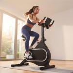 Bicicleta Estática com Ecrã LCD Assento e Guiador Ajustáveis Volante 4 kg e Porta Garrafa 93x48,5x102 - 112 cm Preto