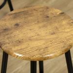 Conjunto de Móveis Altos de Bar com 5 Peças Mesa de Refeição Industrial e 4 Bancos Redondos Marrom Rústico e Preto