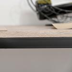 Conjunto de Mesa de Bar com 2 Bancos Conjunto de 3 Peças com 2 Bancos com Encosto e Apoio para Pés Design Industrial Madeira e Preto