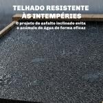 Armário Exterior de Madeira com Telhado Inclinado em Asfalto 2 Portas com Fecho e 2 Prateleiras 101,5x49x176 cm Madeira