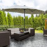 Chapéu de Sol Duplo de Jardim com 48 Luzes LED Solar 450x265x240cm com Manivela Proteção Solar para Terraço Cinza Claro
