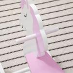 Cavalo Baloiço para Crianças de 1 - 3 Anos Cavalo Baloiço de Madeira com Guiador e Apoio para os Pés 68x27x46,5cm Branco e Rosa