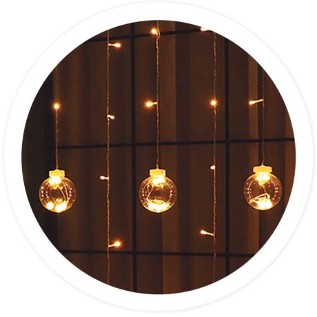 Cortina 92 LEDs Decoração Natal Branco Quente 3000K c/ Bolas (1,4 mts) - GSC