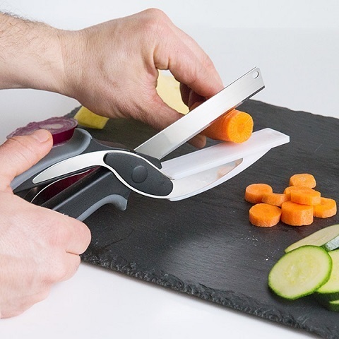 Faca-Tesoura com Mini Tábua de Cortar Integrada - INNOVAGOODS