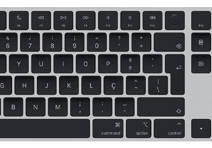 Teclado PT Magic Keyboard USB-C c/ Touch ID + Teclado Numérico (Prateado/Preto) - APPLE