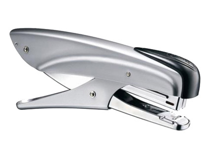 Agrafador Maped Universal Metalica de Alicate Capacidadee 20 Folhas Usa Agrafos 26/6 em Blister