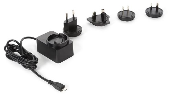 Alimentador Estabilizado Viagem Micro USB AC/DC 5V 2,5A c/ 4 Fichas (EURO / US / UK / AUSTRALIA)