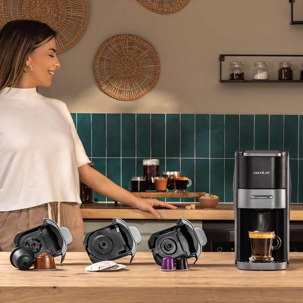 01853_Cafetera_FreeStyle_Compact_Dark_HL_01_6lujg8