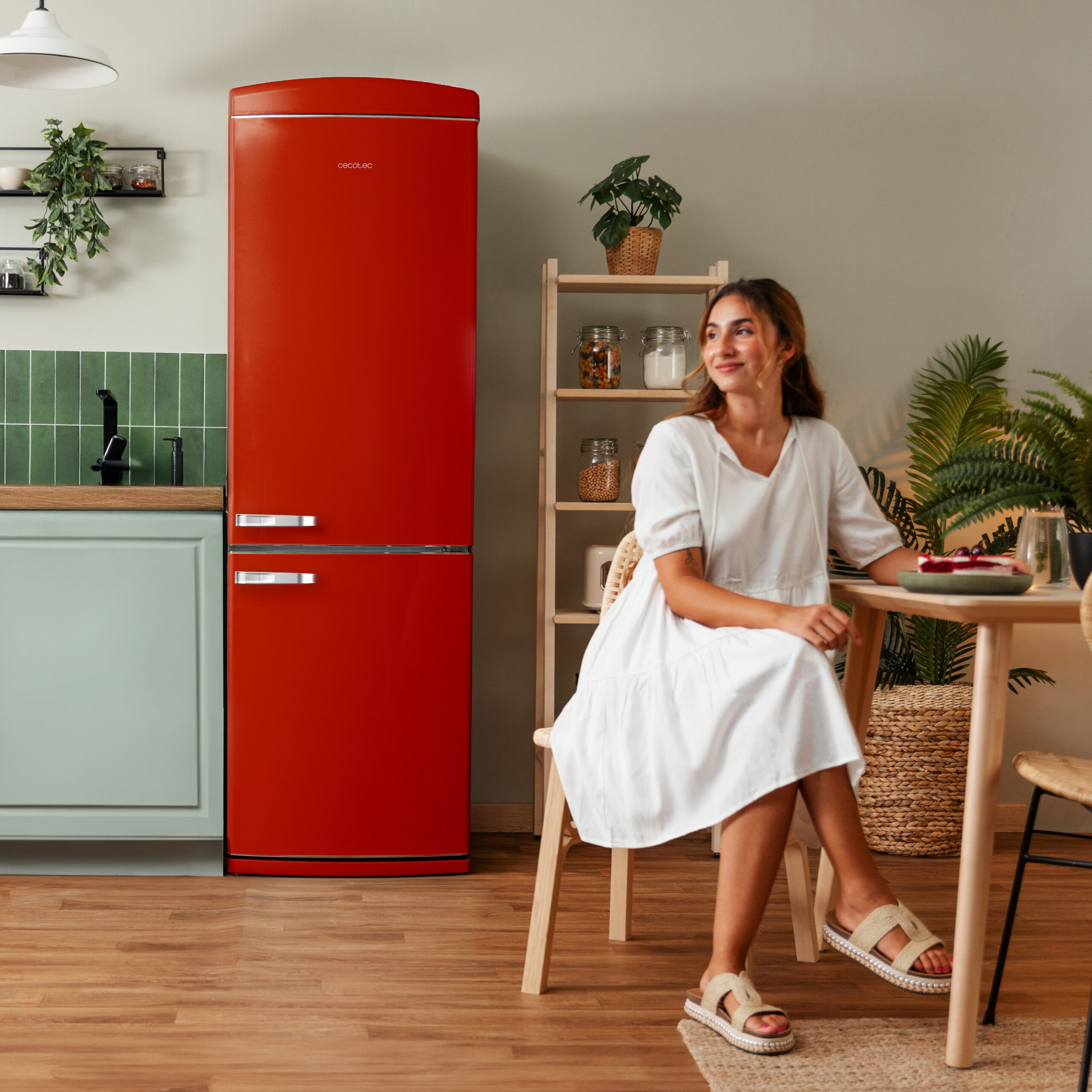 02094_Bolero_CoolMarket_Combi_Origin_250_NF_Red_E_HL_01_gkqg3p