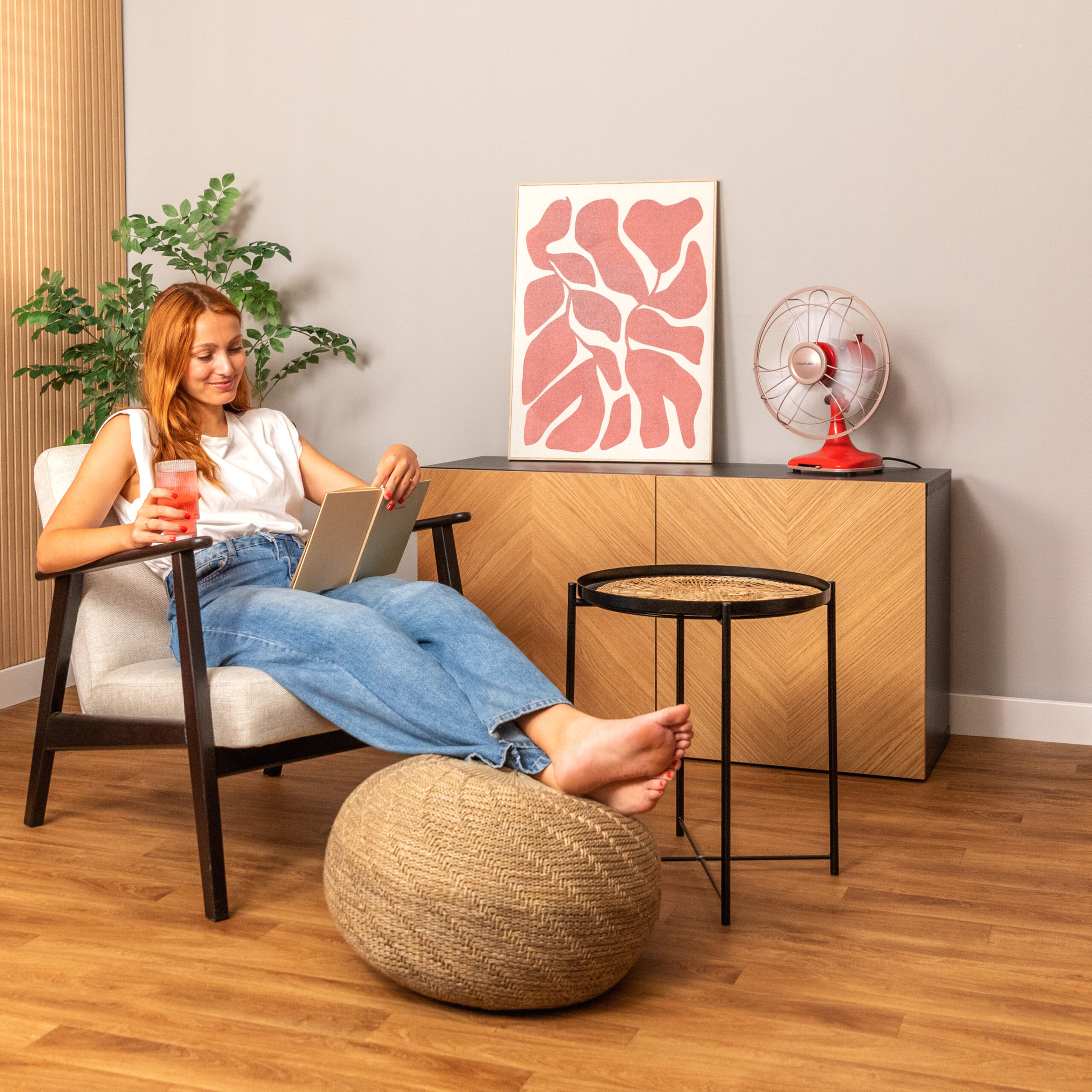 08219_EnergySilence_1090_RetroDesk_Design_HL_01_bvpkpn