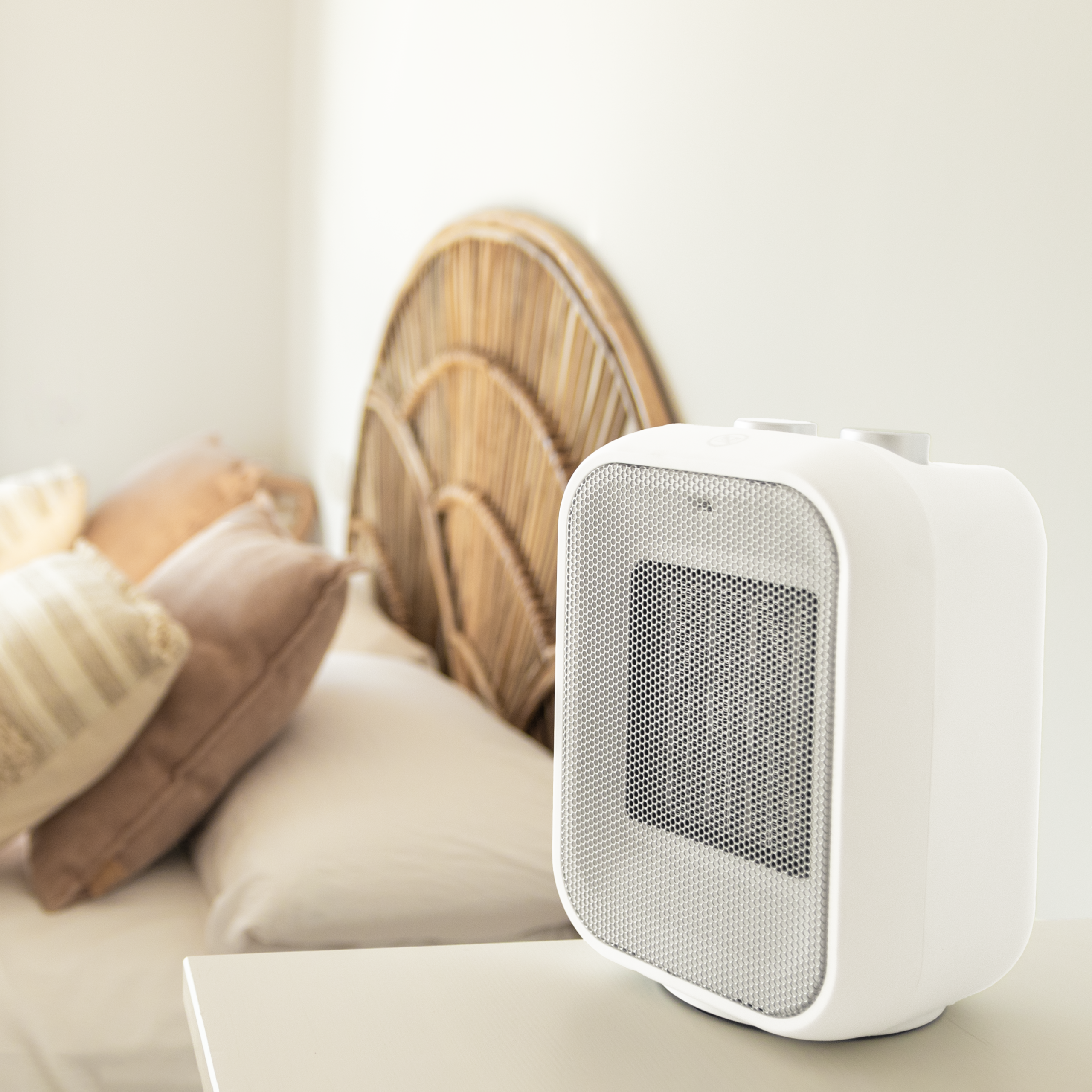 08269_ReadyWarm_1500_Max_Ceramic_White_HL01