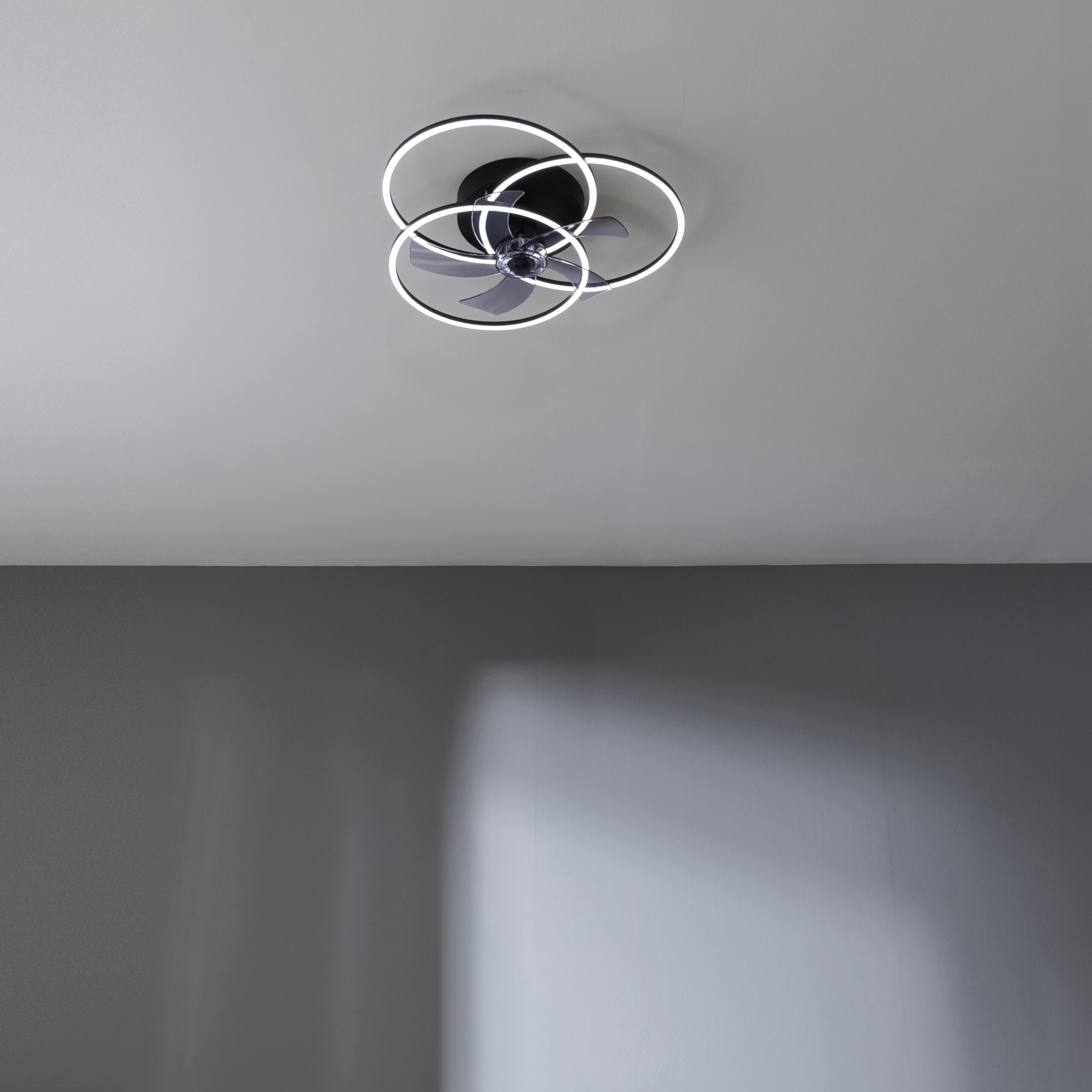 08650_LampAero_670_FlowLight_HL_01_yapg0u
